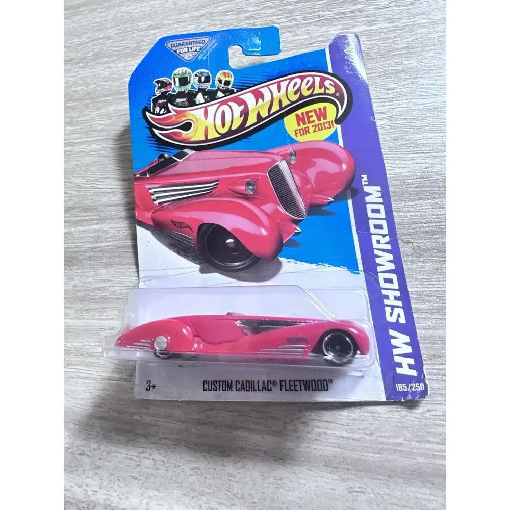 Hot Wheels HW Showroom Custom Cadillac Fleetwood 185/250 Red New H76
